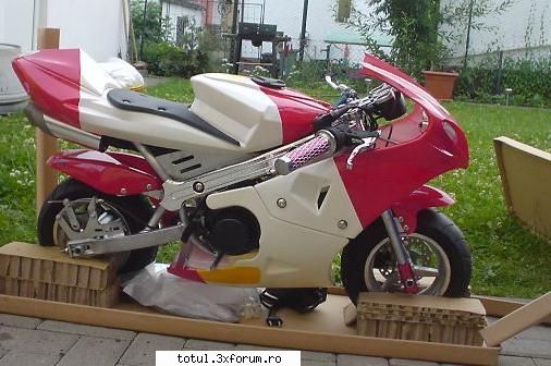vand poket bike cu instalatie electrica. are 2 faruri , stop pe frana, benzina, semnale, 410 euro
